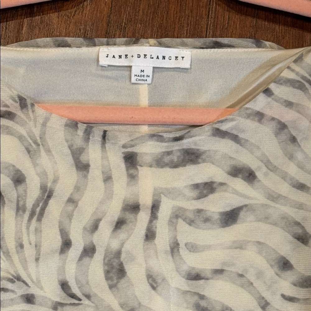 CM🩷 Jane and Delancey Zebra Print Tank Top - Cream and Gray - Picture 3 of 9